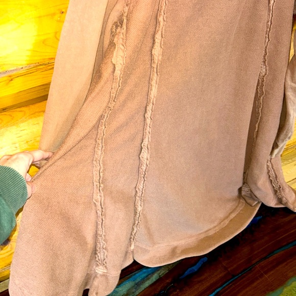 - Free People EUC North Sweatshirt Size M in Fawn ( Light Cocoa Brown) - Picture 10 of 11